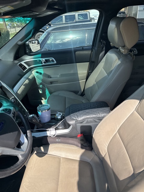 2015 Ford Explorer XLT photo 5