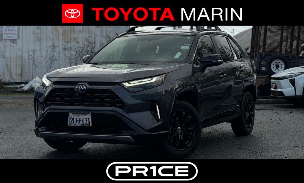 2024 Toyota RAV4 XSE's photo