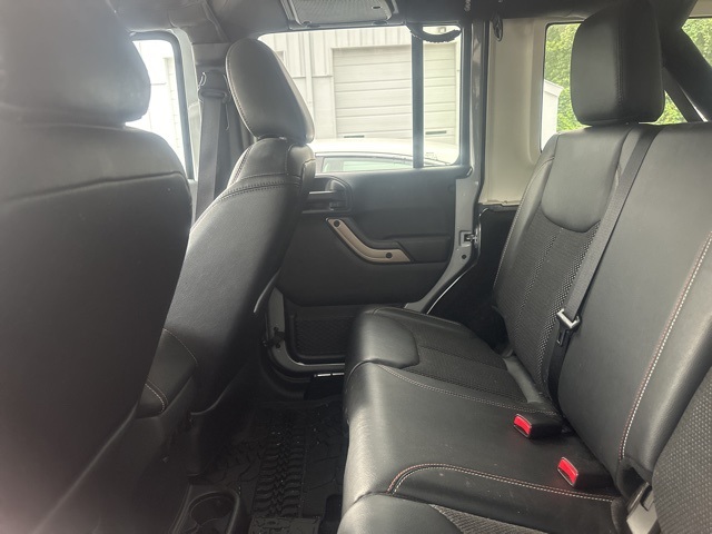 2016 Jeep Wrangler Unlimited Sahara photo 7