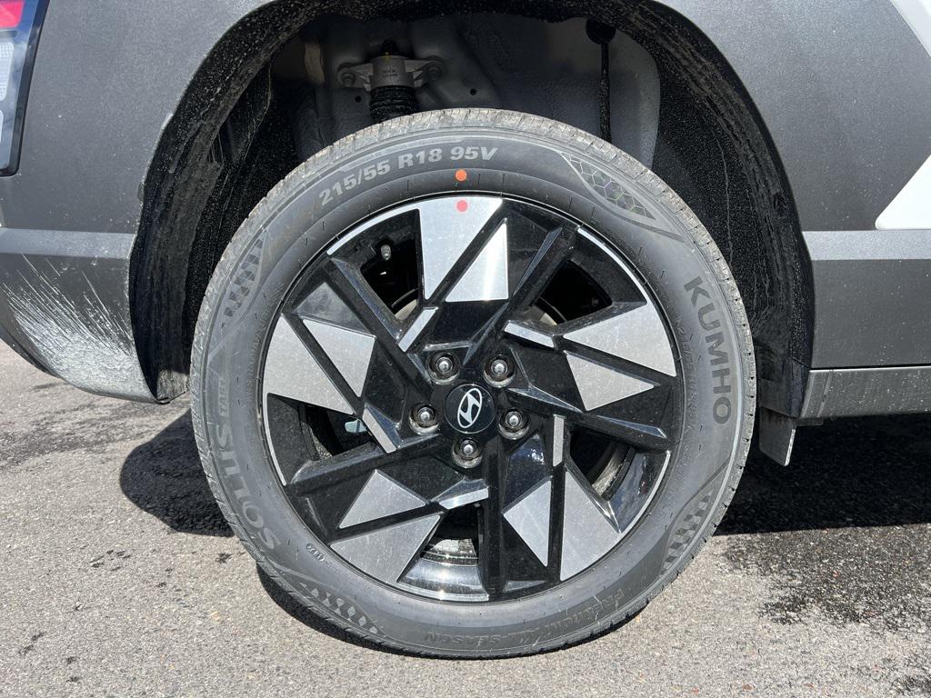 2025 Hyundai Kona SEL photo 7