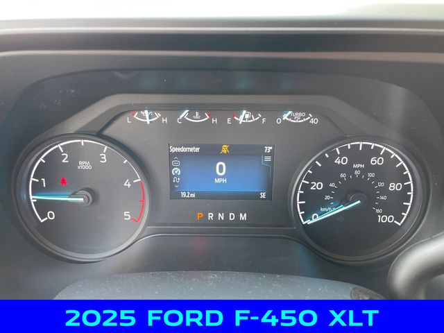 2025 Ford F-450 photo 2