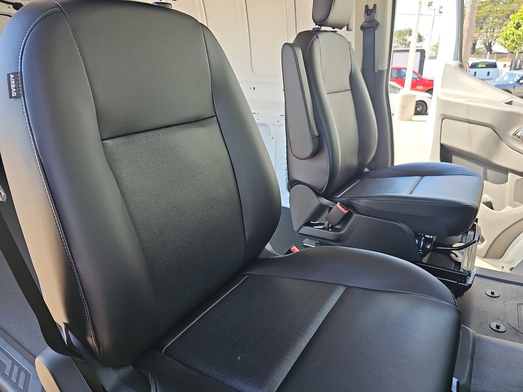 2025 Ford Transit photo 10