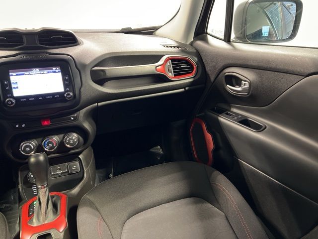 2017 Jeep Renegade Trailhawk photo 4