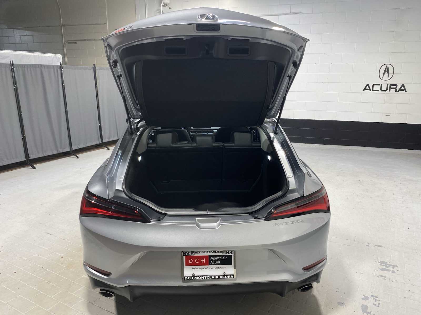 2023 Acura Integra Base photo 17