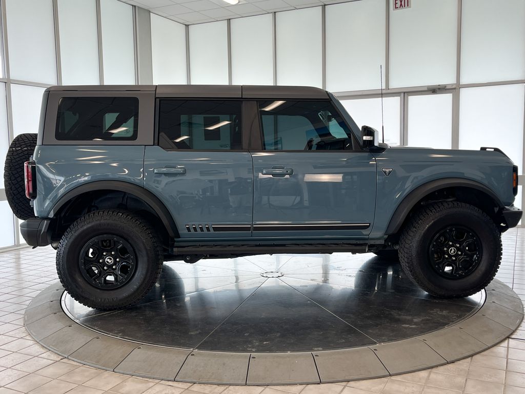 2021 Ford Bronco First Edition photo 9
