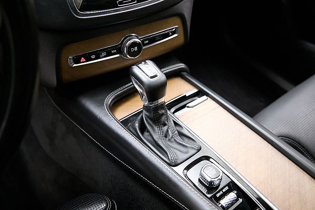 2018 VOLVO XC90 - Image 16