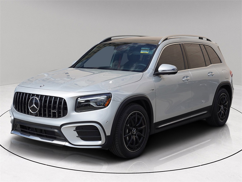 2024 Mercedes Benz GLB AMG 35 4MATIC photo 3