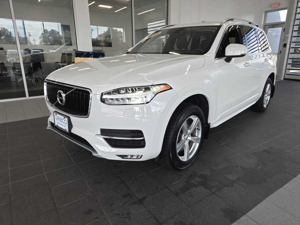2016 Volvo XC90 T5 Momentum photo 3