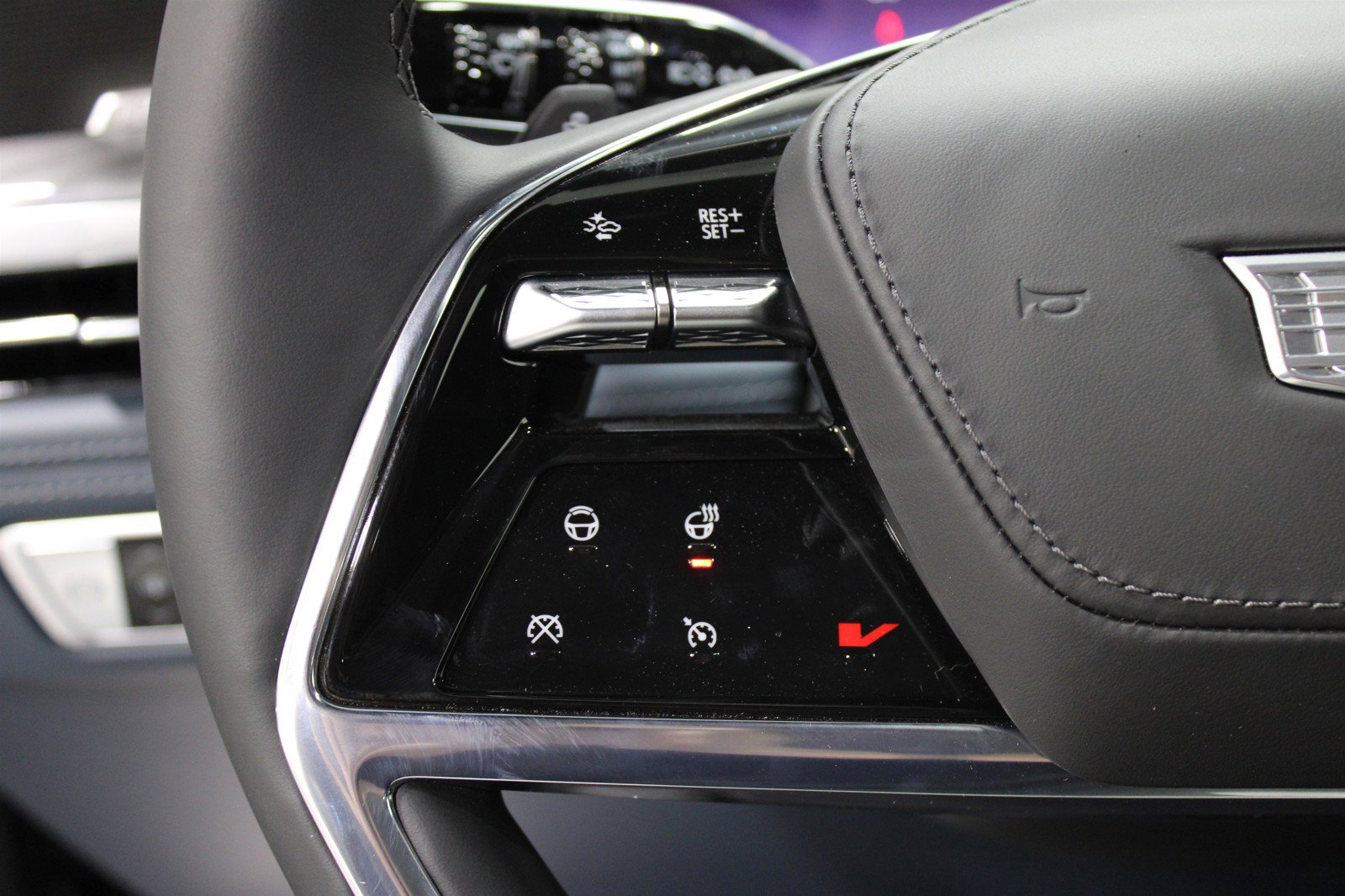 2025 Cadillac Escalade IQ Luxury photo 9
