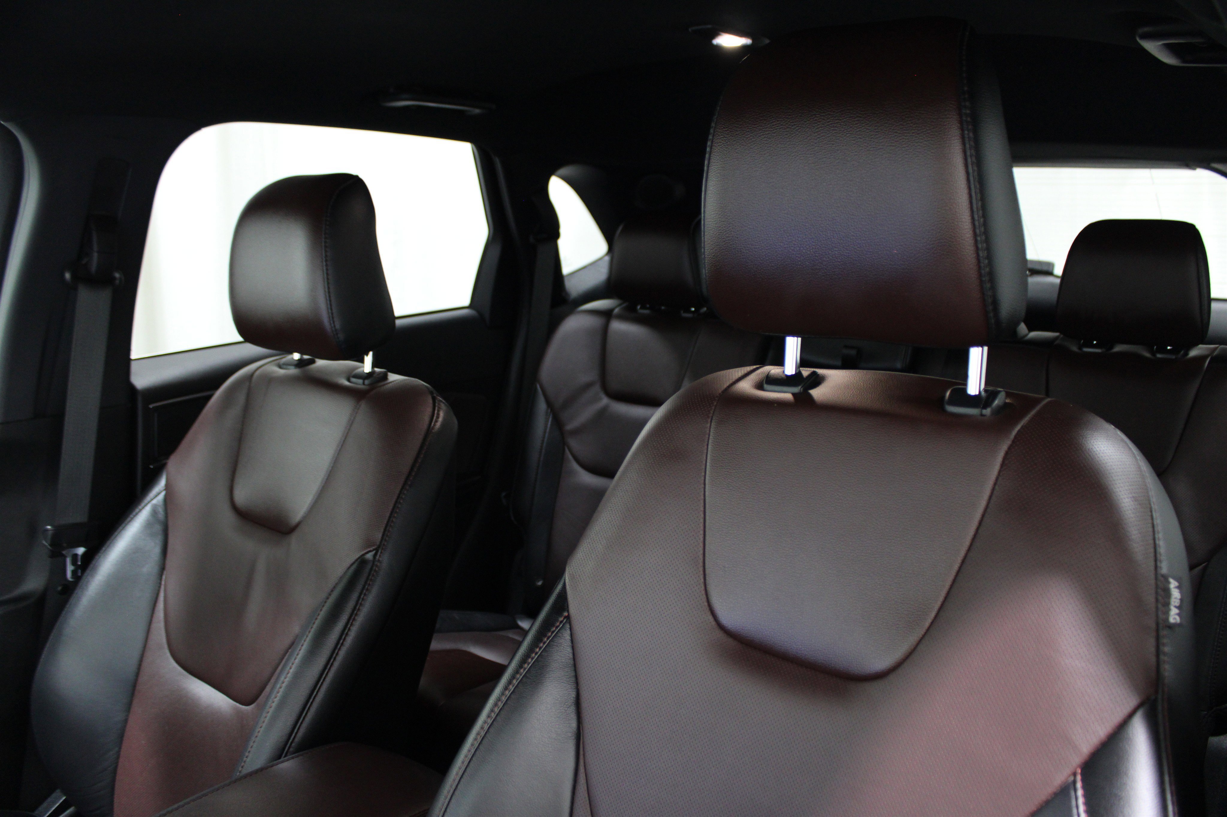 2021 Ford Edge Titanium photo 4