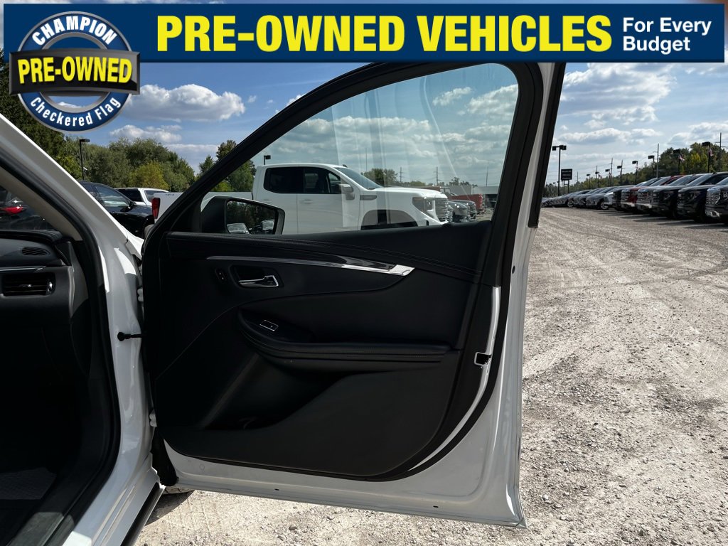 2016 Chevrolet Impala 1LT photo 23