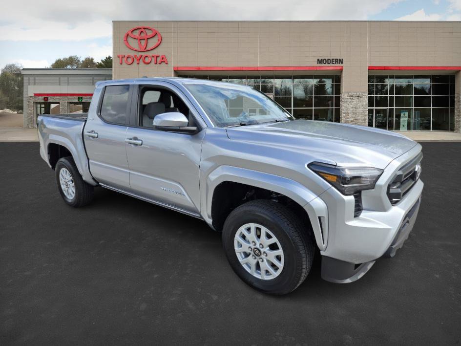 2025 Toyota Tacoma SR5 photo 3