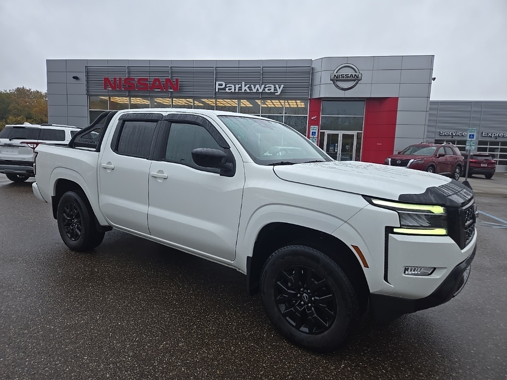 2023 Nissan Frontier SV's photo