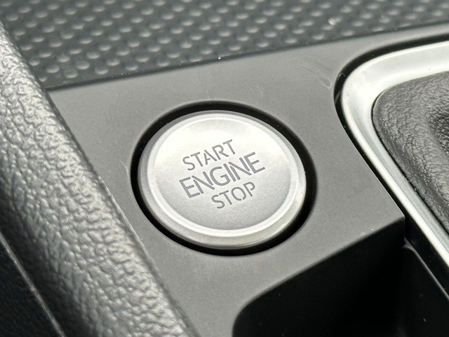 2025 Volkswagen Jetta SE photo 17
