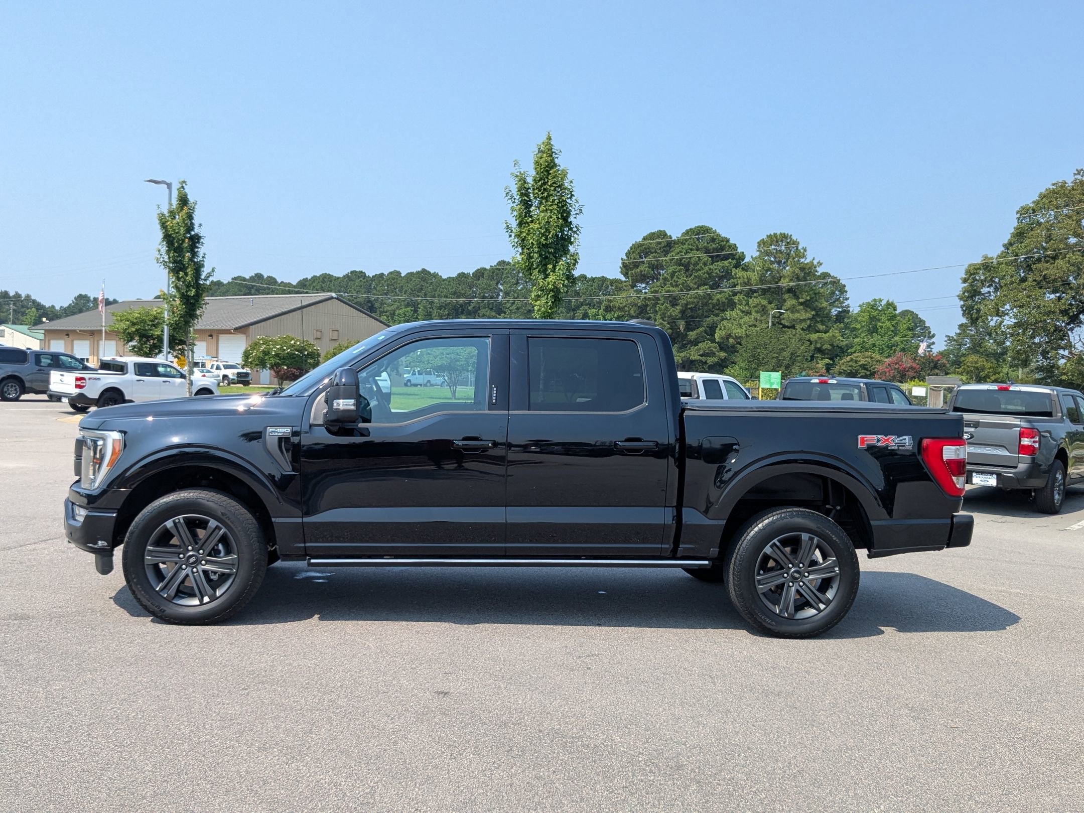 2023 Ford F-150 Lariat photo 11