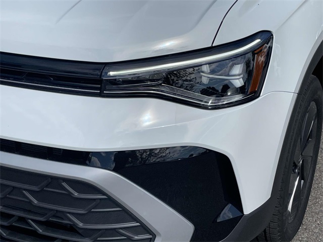 2025 Volkswagen Taos S photo 8