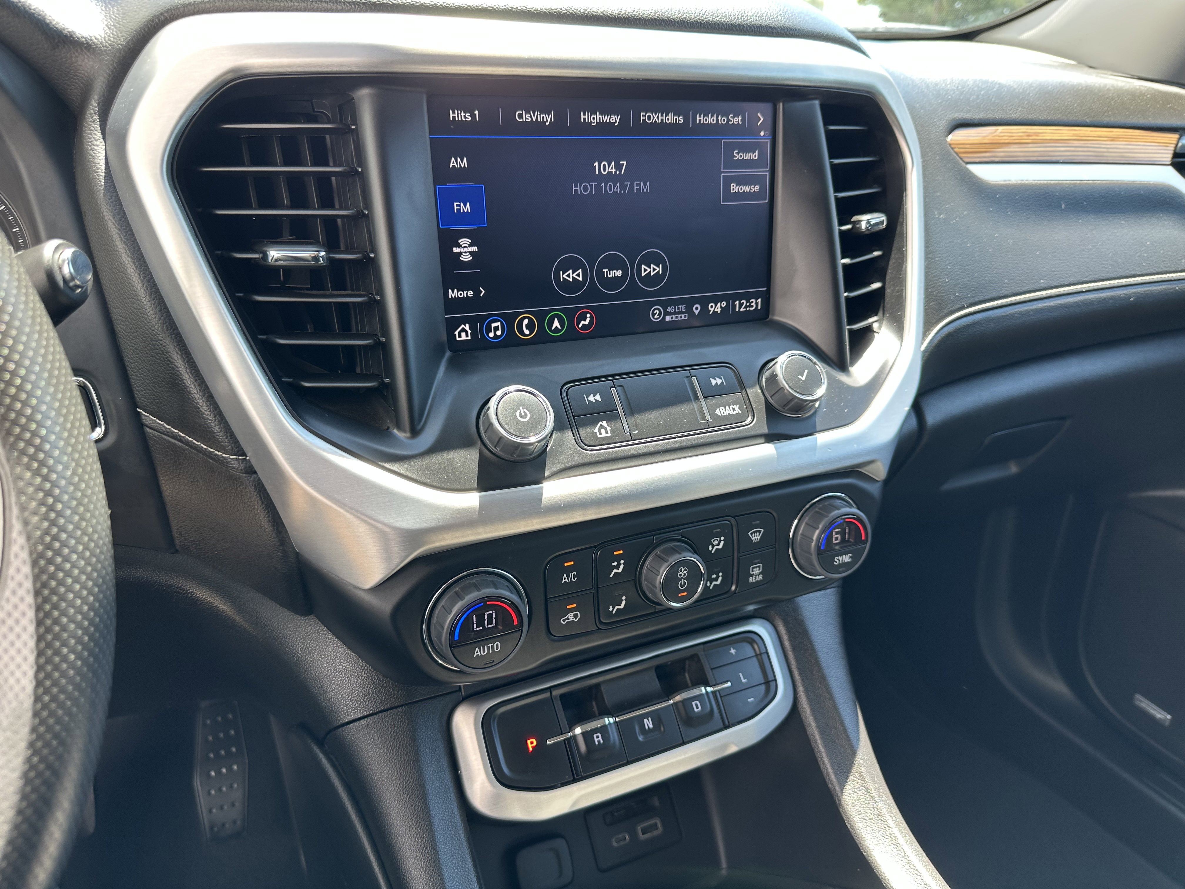 2023 Gmc Acadia SLE photo 3