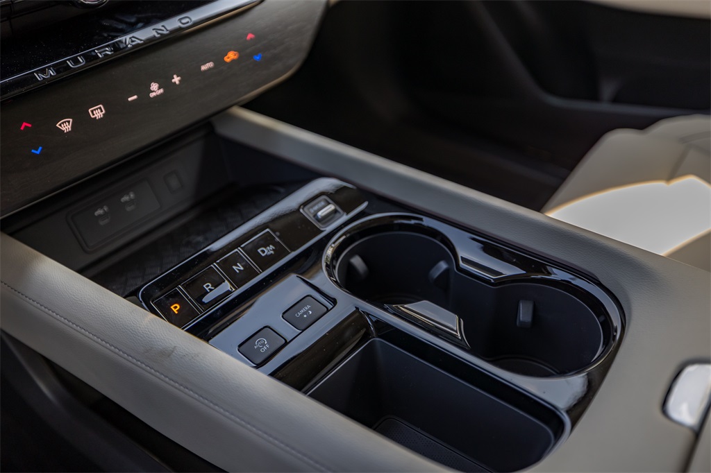 2025 Nissan Murano SL photo 11