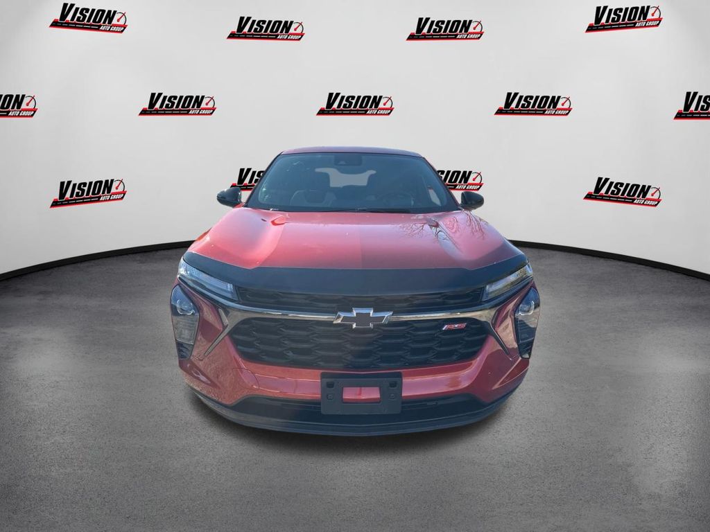 2024 Chevrolet Trax photo 2