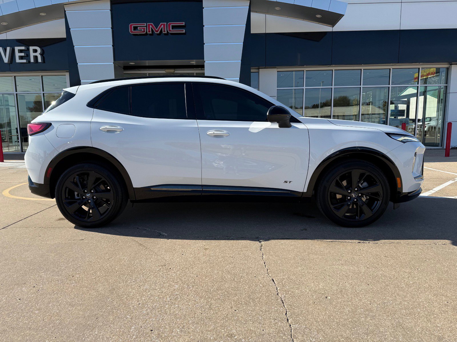 2024 Buick Envision Sport Touring photo 3