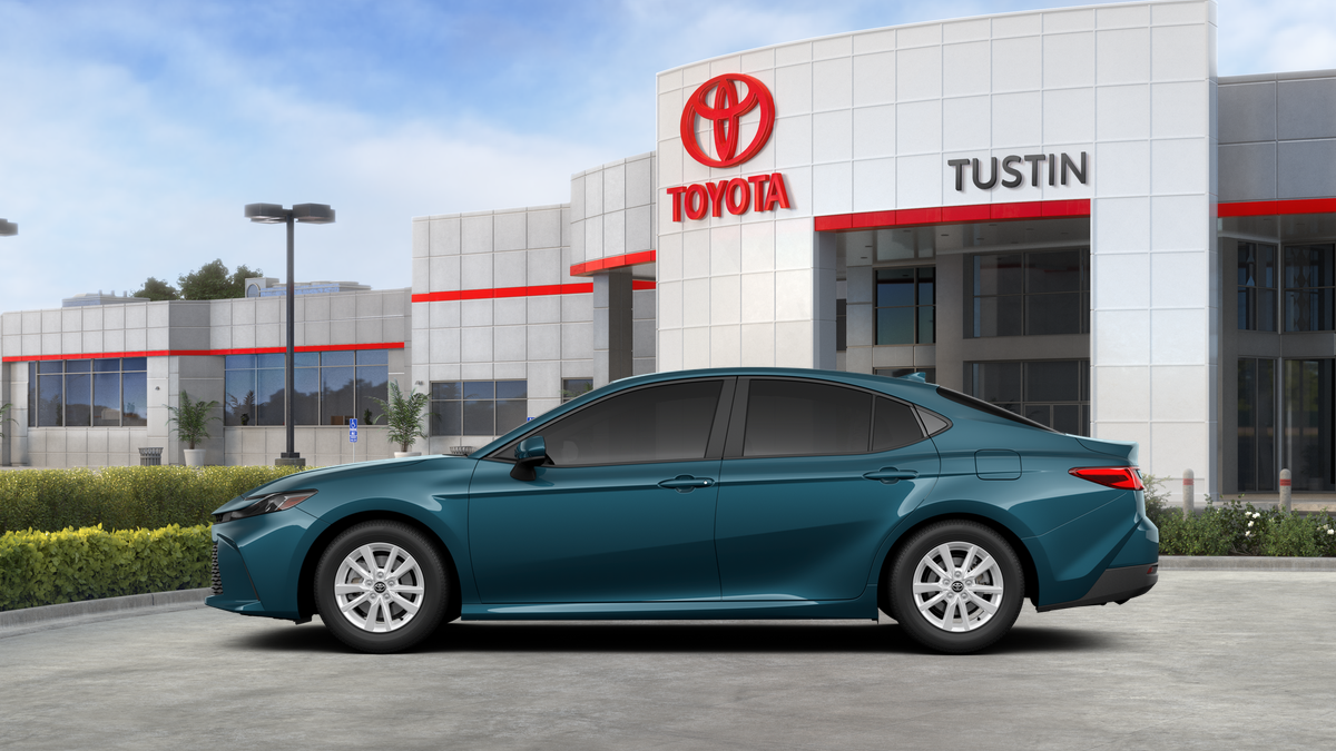 2026 Toyota Camry LE photo 4