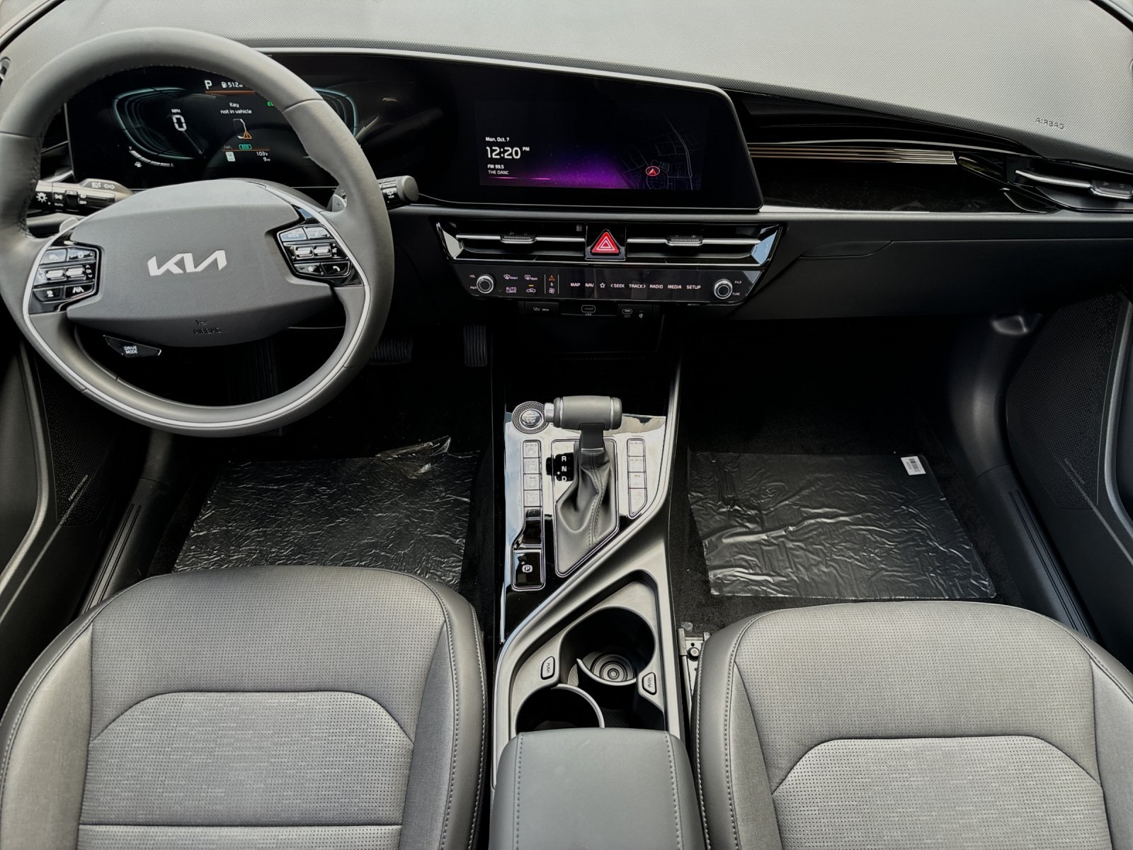 2025 Kia Niro SX Touring photo 14