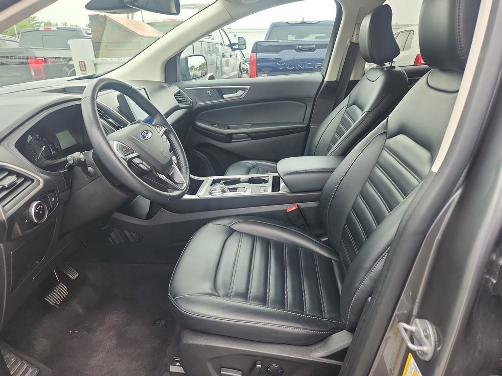 2023 Ford Edge SEL photo 9
