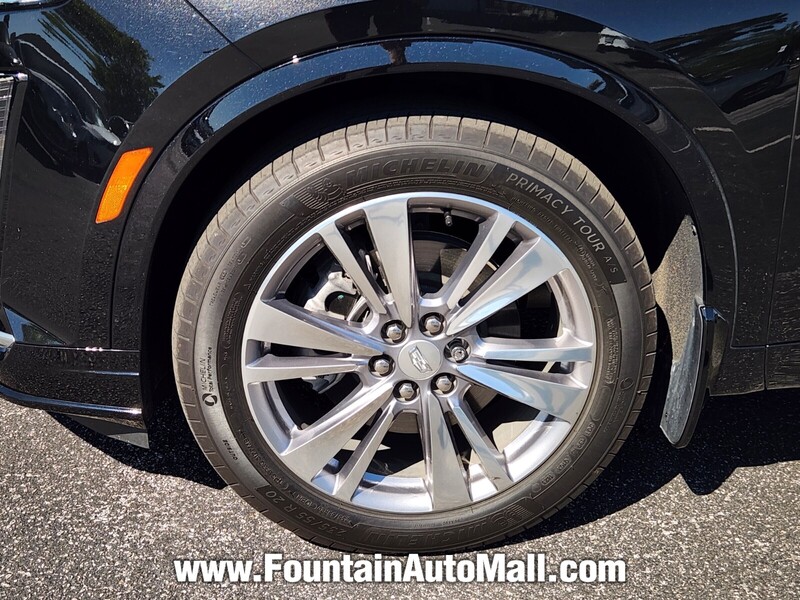 2024 Cadillac XT6 Premium Luxury photo 3