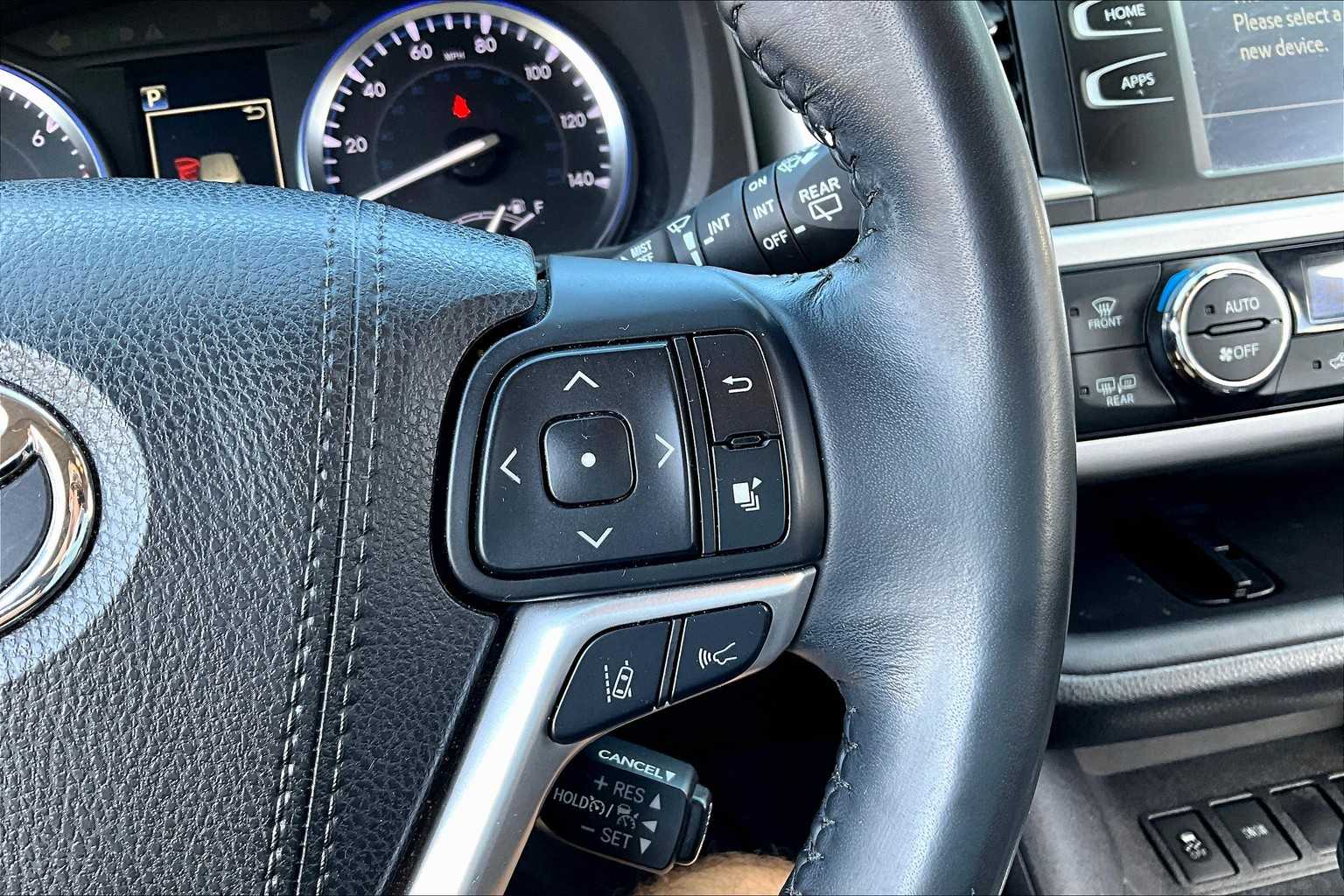 2017 Toyota Highlander SE photo 20