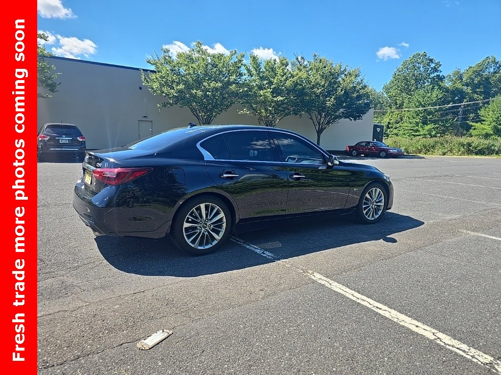 2018 Infiniti Q50 3.0t LUXE photo 3