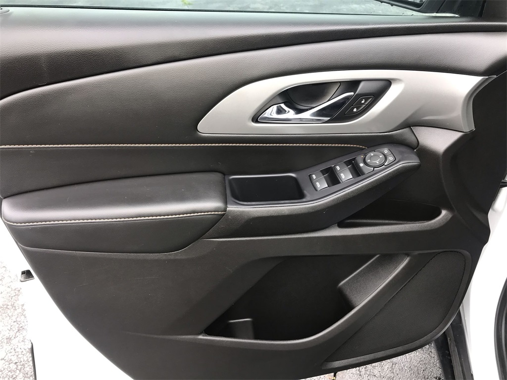 2021 Chevrolet Traverse LS photo 12
