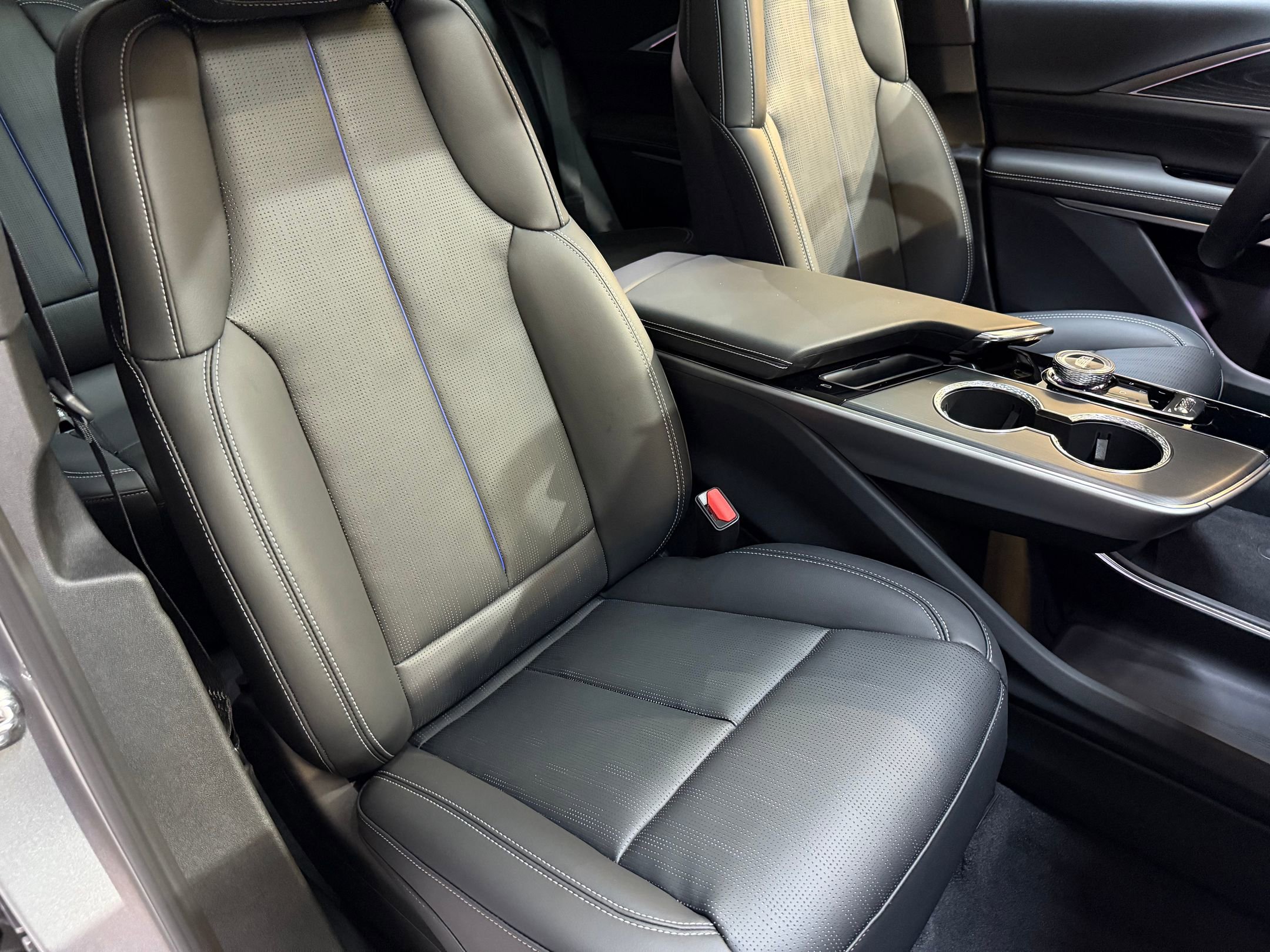 2025 Cadillac Lyriq Sport photo 44