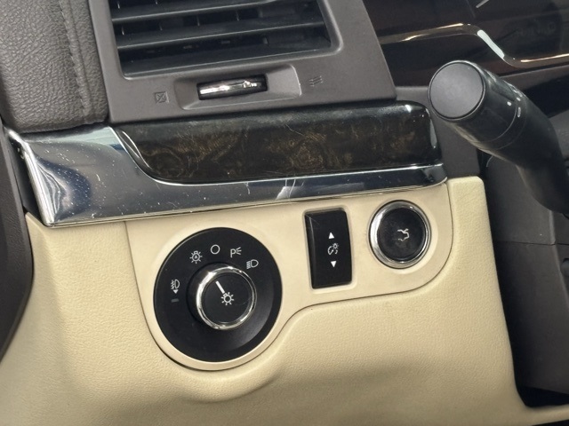 2014 Lincoln MKS Base photo 14