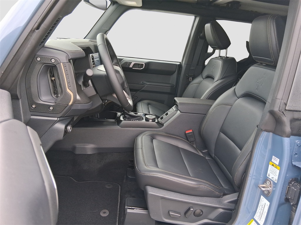 2025 Ford Bronco Badlands photo 8