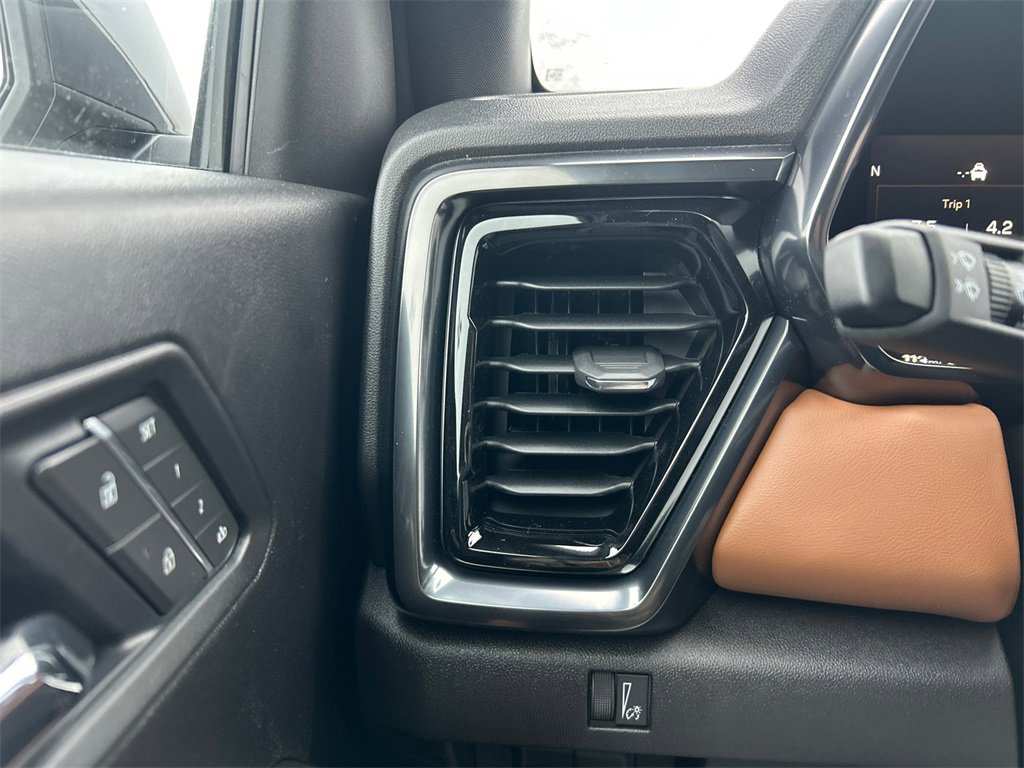 2026 GMC CANYON - Image 17