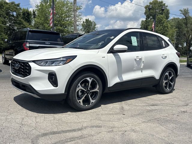 2025 Ford Escape Hybrid ST-Line Select photo 2