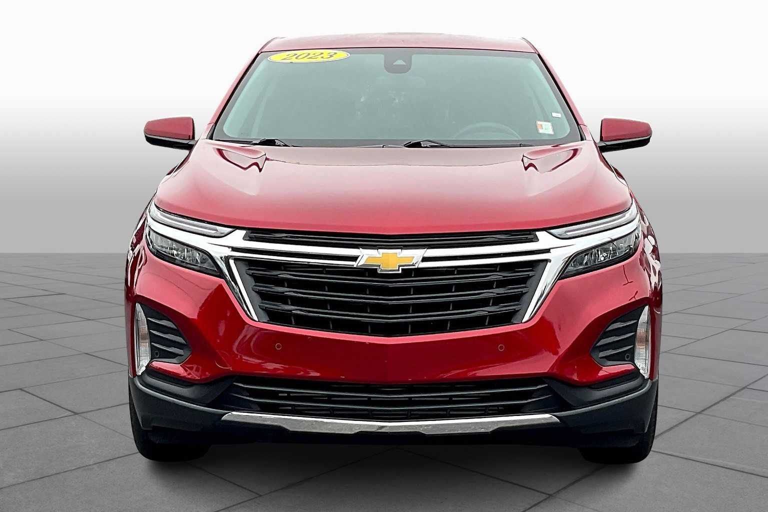 2023 Chevrolet Equinox LT photo 3