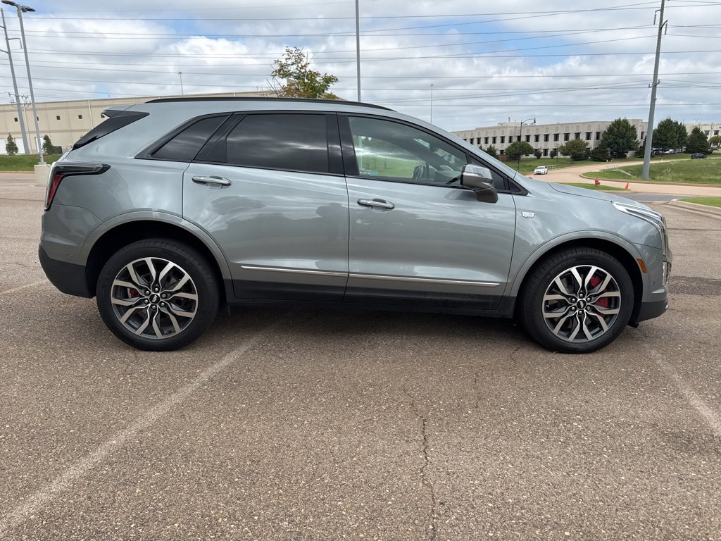 2023 Cadillac XT5 Platinum Sport photo 4
