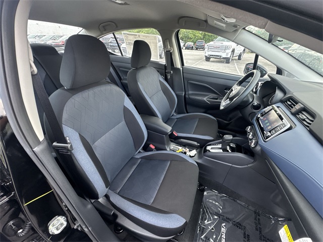 2025 Nissan Versa 1.6 SV photo 23