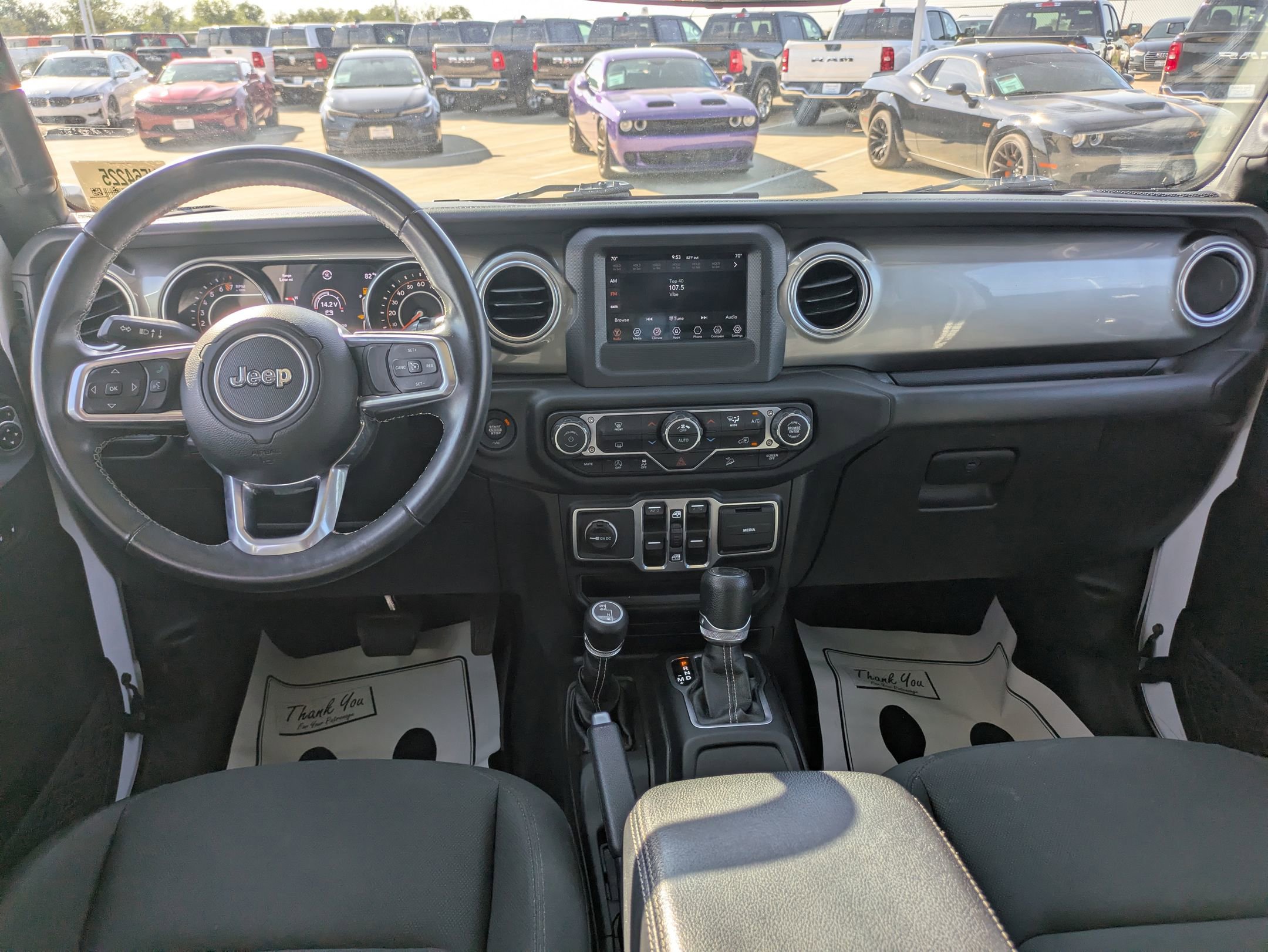 2019 Jeep Wrangler Unlimited Sahara photo 13