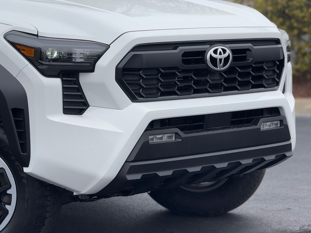 2024 Toyota Tacoma TRD Off-Road photo 4