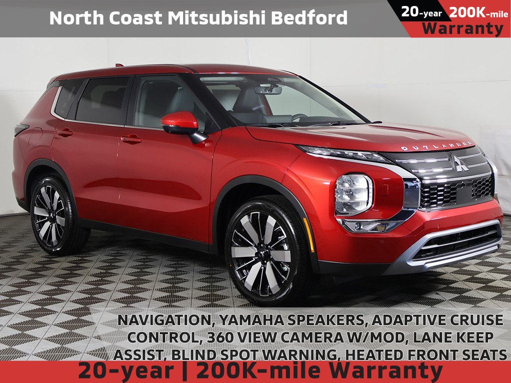 2025 Mitsubishi Outlander SE's photo