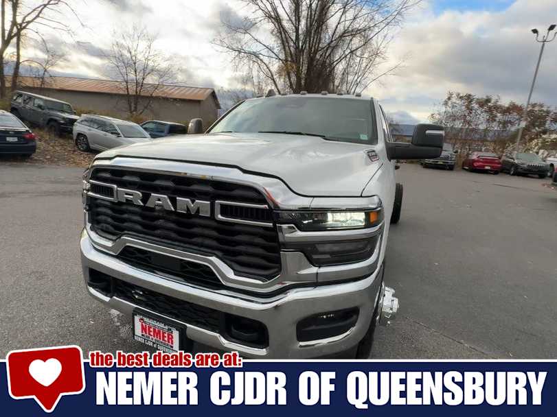 2026 Ram 3500 Tradesman photo 2