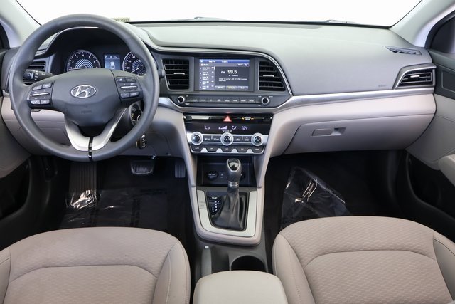 2020 Hyundai Elantra SEL photo 13