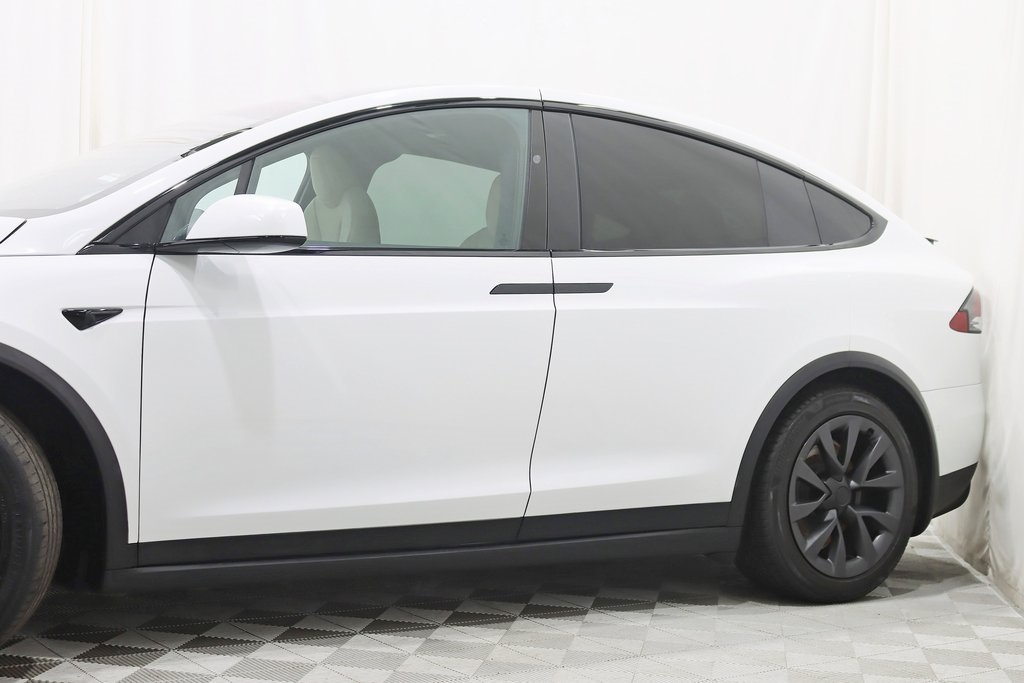 2022 Tesla Model X Plaid photo 3