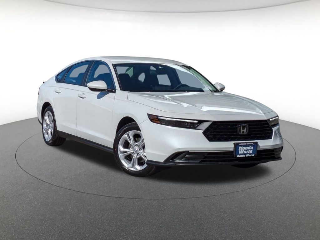 2025 Honda Accord LX's photo