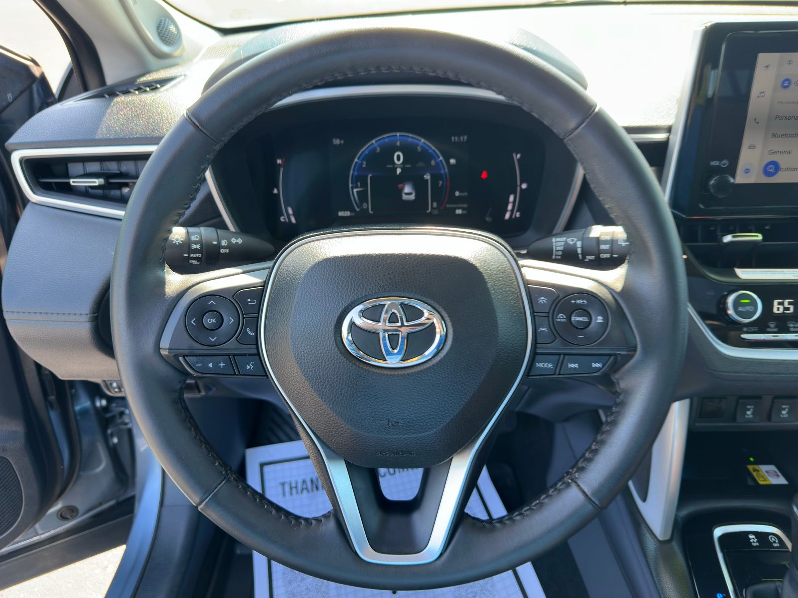 2023 Toyota Corolla Cross XLE photo 16