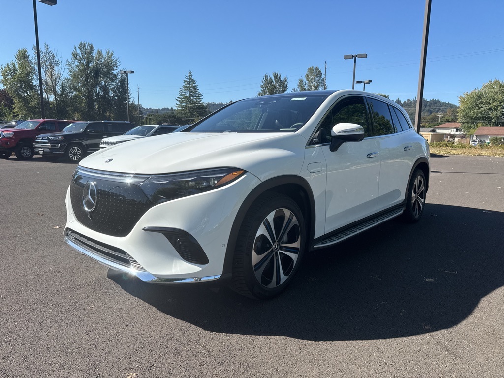 2023 Mercedes Benz EQS SUV 450 4MATIC photo 2