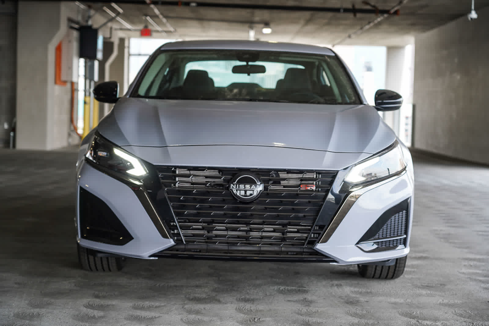 2025 Nissan Altima SR photo 2