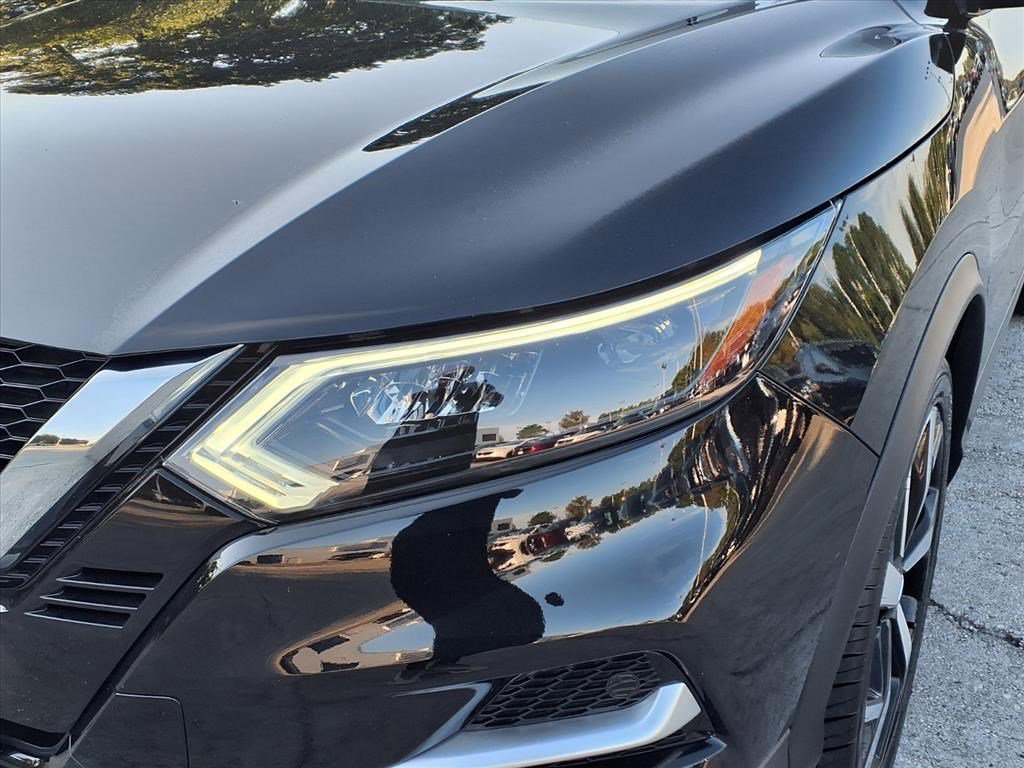 2022 Nissan Rogue Sport SL photo 3